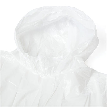 Vue rapprochée du logo Section Paloise sur le poncho transparent de pluie