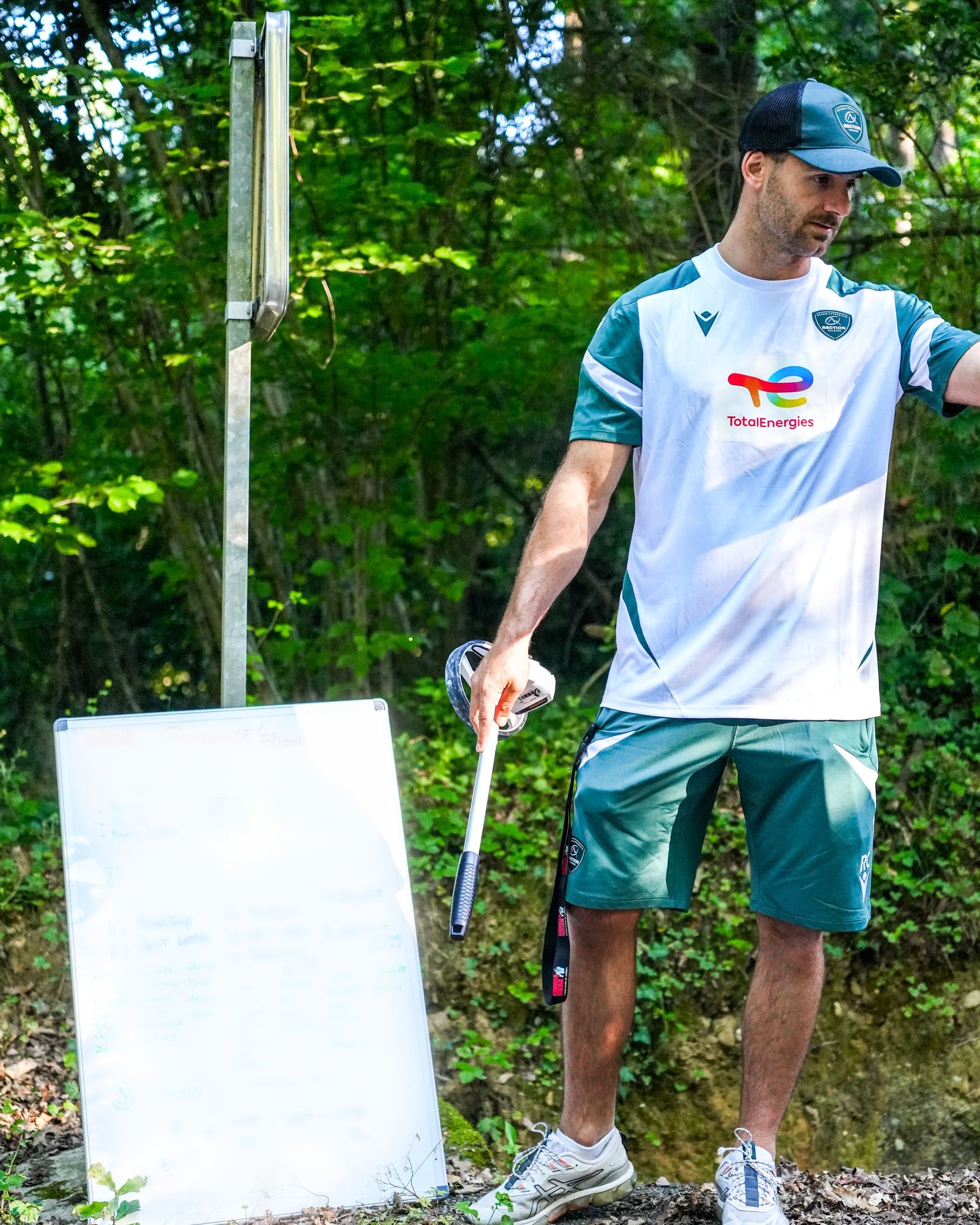 T-SHIRT ENTRAINEMENT STAFF 25/26 MACRON